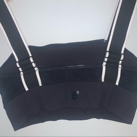 New Balance Sports Bra Size S/M Black White Studio Enlightened‎ Bandeau Crop Top - Picture 8 of 12